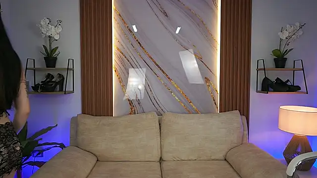 Snapshot of SaharaKramer chatting on 09.11.25 SaharaKramer online show from 09.11.25