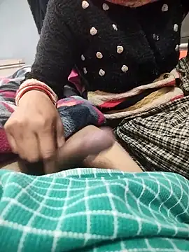 Snapshot of indian_couple4 chatting on 12.23.25 indian couple4 online show from 12.23.25