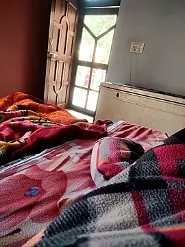 Snapshot of indian_couple4 chatting on 01.11.26 indian couple4 online show from 01.11.26