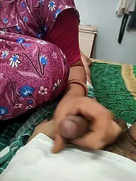 Snapshot of indian_couple4 chatting on 05.18.26 indian couple4 online show from 05.18.26