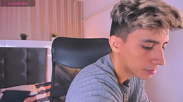 Allex Cano online show from 02.25.25