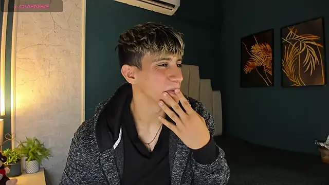 Allex Cano online show from 03.08.25