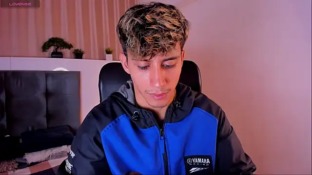 Allex Cano online show from 03.18.25