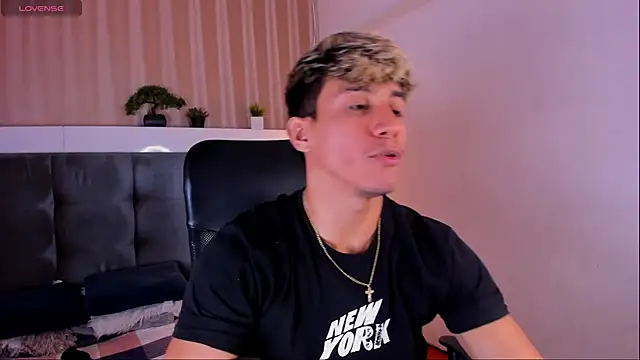 Allex Cano online show from 03.18.25