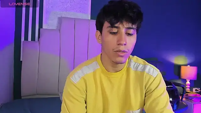 Allex Cano online show from 11.17.25