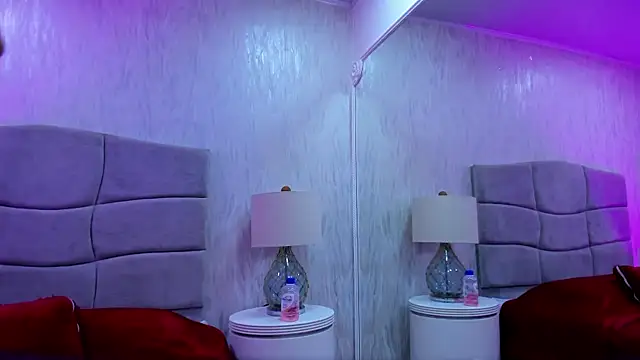 Snapshot of NahomyCarther chatting on 09.26.25 NahomyCarther online show from 09.26.25