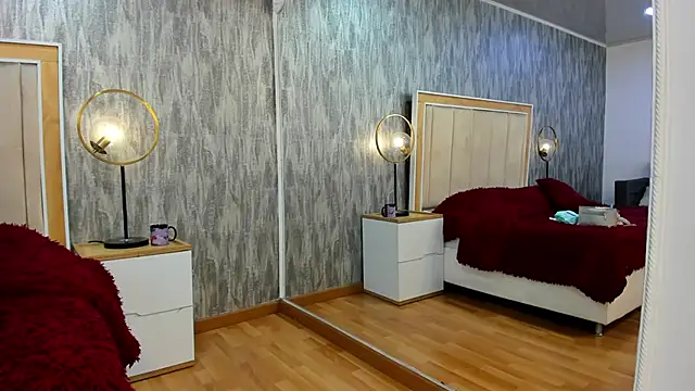 Snapshot of NahomyCarther chatting on 11.28.25 NahomyCarther online show from 11.28.25