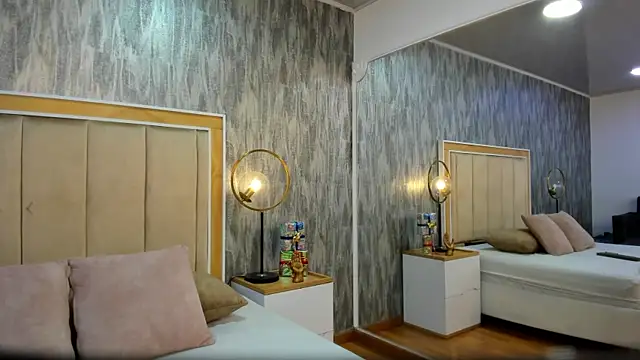 Snapshot of NahomyCarther chatting on 12.14.25 NahomyCarther online show from 12.14.25