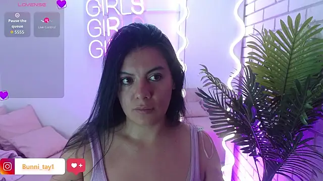 Coraline tay online show from 10.19.25