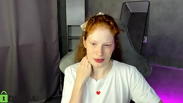 Snapshot of Sandra_Wi1son chatting on 09.18.25 Sandra Wi1son online show from 09.18.25