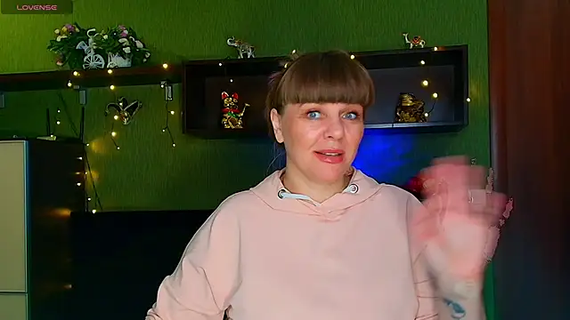 Snapshot of VeronikawGold chatting on 02.02.26 VeronikawGold online show from 02.02.26