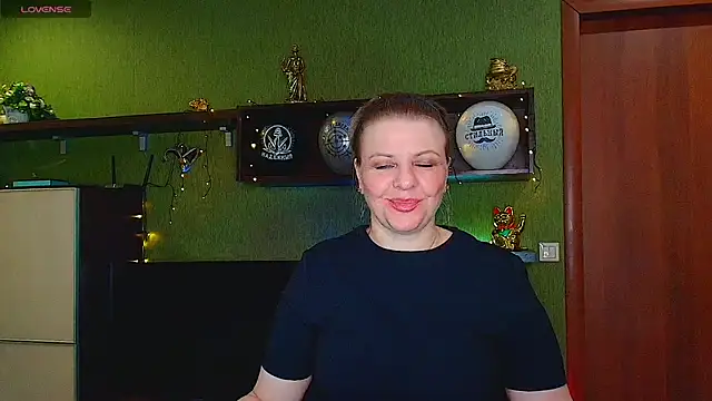 Snapshot of VeronikawGold chatting on 02.28.26 VeronikawGold online show from 02.28.26