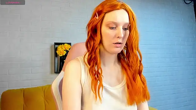 Snapshot of KristinMoore chatting on 03.20.25 KristinMoore online show from 03.20.25