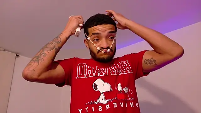 Snapshot of eross_chipre_ chatting on 02.20.26 eross chipre online show from 02.20.26