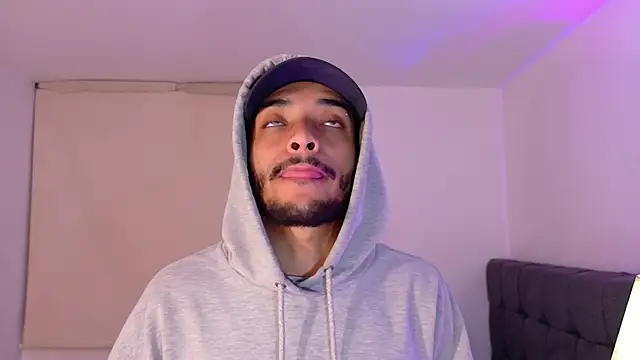 Snapshot of eross_chipre_ chatting on 02.21.26 eross chipre online show from 02.21.26