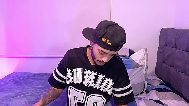 Snapshot of eross_chipre_ chatting on 02.24.26 eross chipre online show from 02.24.26