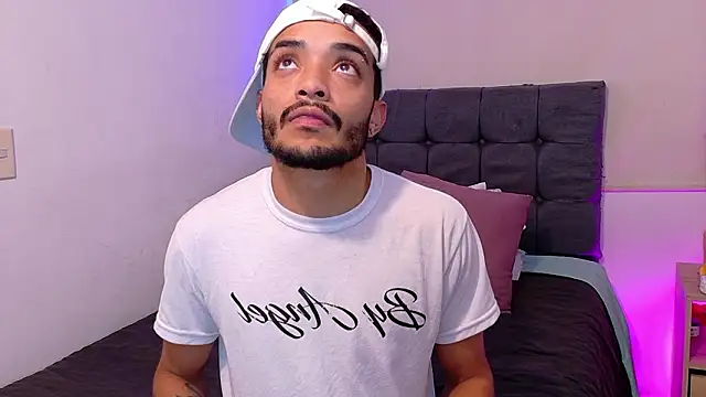 Snapshot of eross_chipre_ chatting on 02.26.26 eross chipre online show from 02.26.26