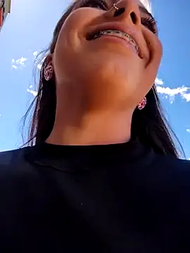 Snapshot of Mandysexycute chatting on 11.26.25 Mandysexycute online show from 11.26.25