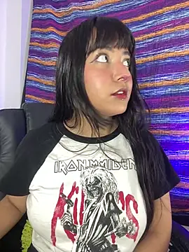 Snapshot of Niconya chatting on 12.20.25 Niconya online show from 12.20.25