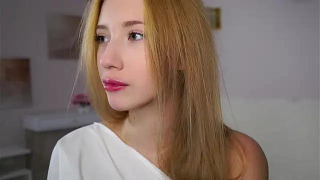 SunnivaCovil online show from 12.03.25