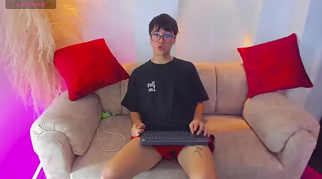 Snapshot of liam_orion chatting on 03.19.25 liam orion online show from 03.19.25