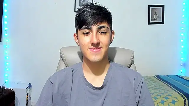 Snapshot of babymaik chatting on 10.30.25 babymaik online show from 10.30.25