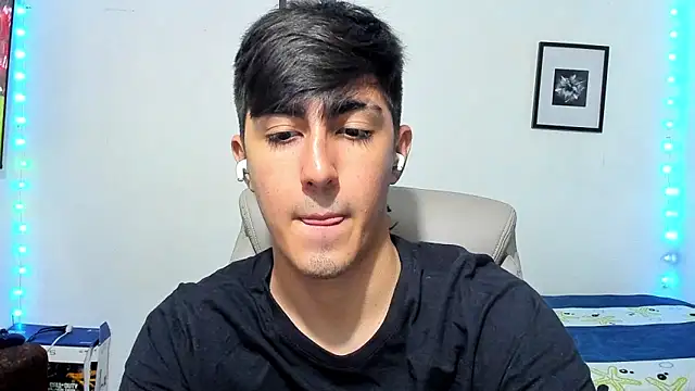 Snapshot of babymaik chatting on 11.04.25 babymaik online show from 11.04.25