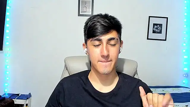 Snapshot of babymaik chatting on 11.05.25 babymaik online show from 11.05.25