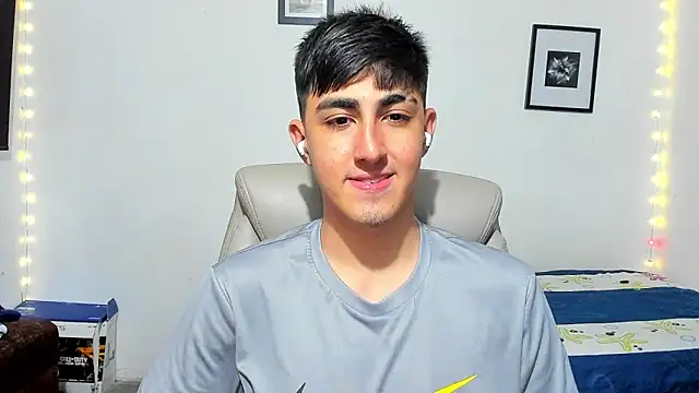 Snapshot of babymaik chatting on 11.11.25 babymaik online show from 11.11.25