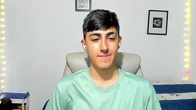 Snapshot of babymaik chatting on 11.19.25 babymaik online show from 11.19.25