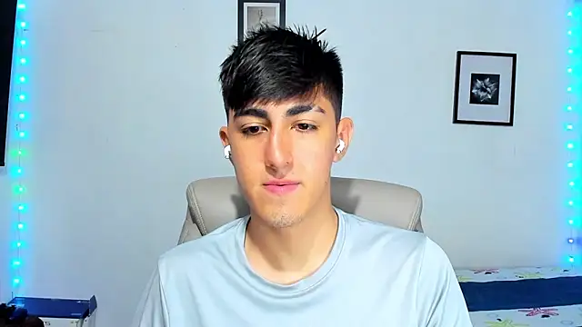 Snapshot of babymaik chatting on 11.28.25 babymaik online show from 11.28.25