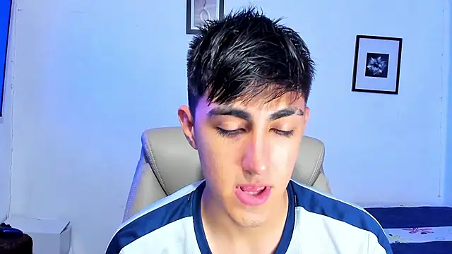 Snapshot of babymaik chatting on 11.30.25 babymaik online show from 11.30.25