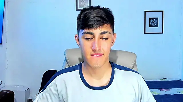 Snapshot of babymaik chatting on 12.14.25 babymaik online show from 12.14.25