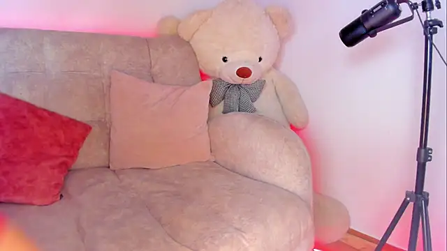 Snapshot of MIaloveone_ chatting on 03.03.25 MIaloveone online show from 03.03.25