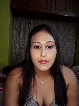 Snapshot of hotlovr chatting on 02.24.25 hotlovr online show from 02.24.25