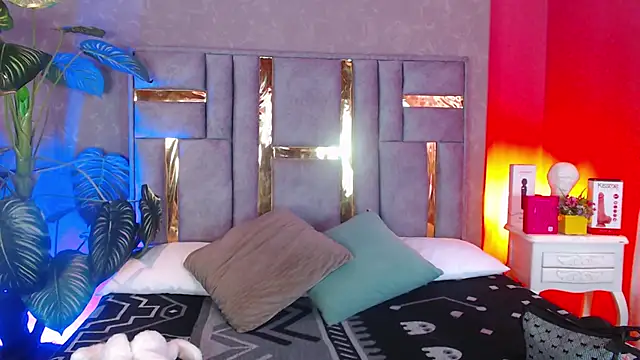 Tyla Ks online show from 12.02.25