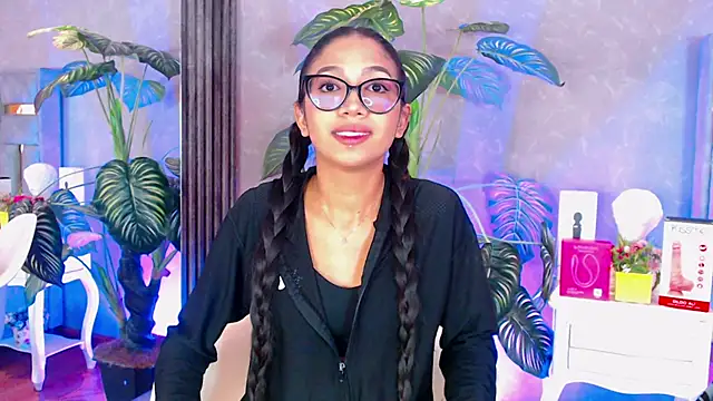 Tyla Ks online show from 12.04.25