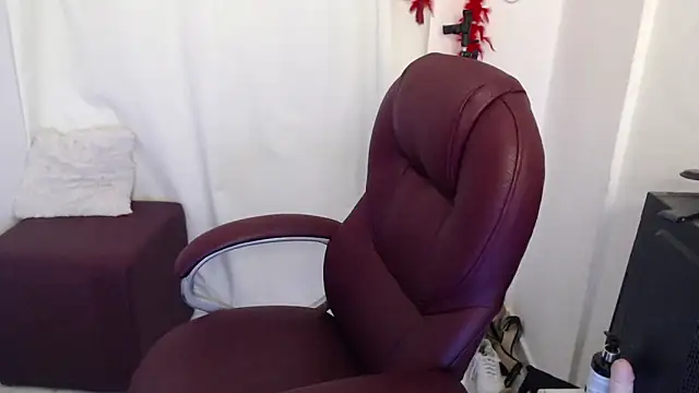 Mature 2025 online show from 03.13.26