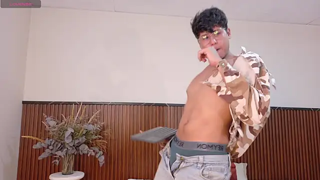 Snapshot of Raiden__Boy chatting on 03.04.25 Raiden Boy online show from 03.04.25