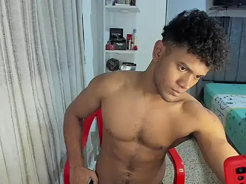 Snapshot of Fox2evans chatting on 01.12.26 Fox2evans online show from 01.12.26