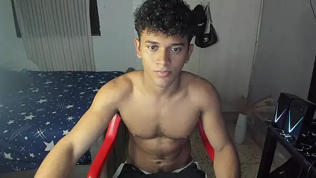 Snapshot of Fox2evans chatting on 02.22.26 Fox2evans online show from 02.22.26