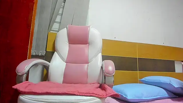 Snapshot of abigail_fx chatting on 02.28.25 abigail fx online show from 02.28.25