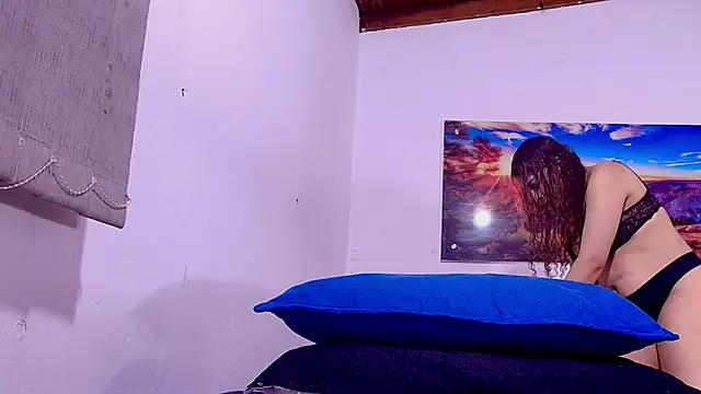 Snapshot of abigail_fx chatting on 09.17.25 abigail fx online show from 09.17.25