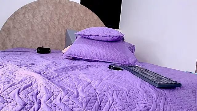 Snapshot of abigail_fx chatting on 11.15.25 abigail fx online show from 11.15.25