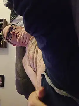 Snapshot of Smallone327 chatting on 03.15.26 Smallone327 online show from 03.15.26