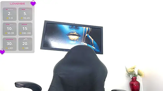 Snapshot of jymena_xxx chatting on 11.07.25 jymena xxx online show from 11.07.25