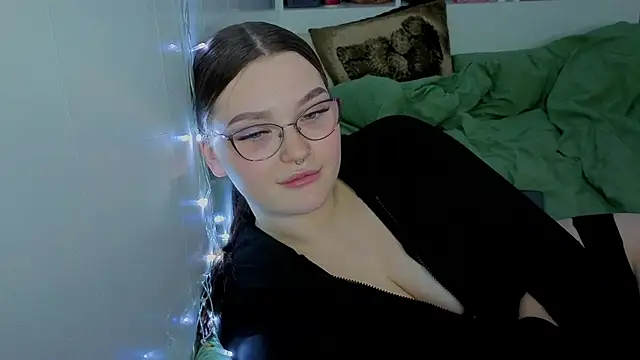 milliedoll online show from 10.18.25