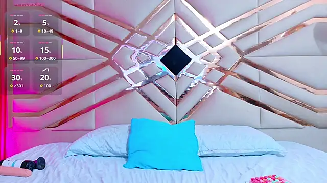 innocenthazel online show from 10.15.25