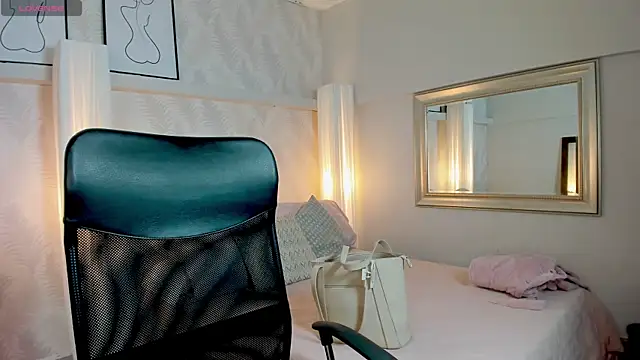 Lucia Brown  online show from 11.12.25