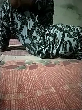 Snapshot of sharnjit299 chatting on 10.16.25 sharnjit299 online show from 10.16.25